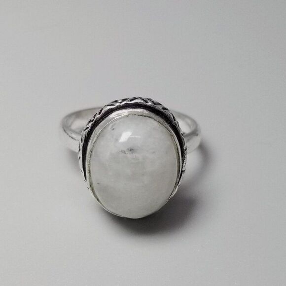 Vintage Light Gray Cabochon Stone Ring, Bezel Set Silver Tone Size 9 Band - Picture 7 of 8